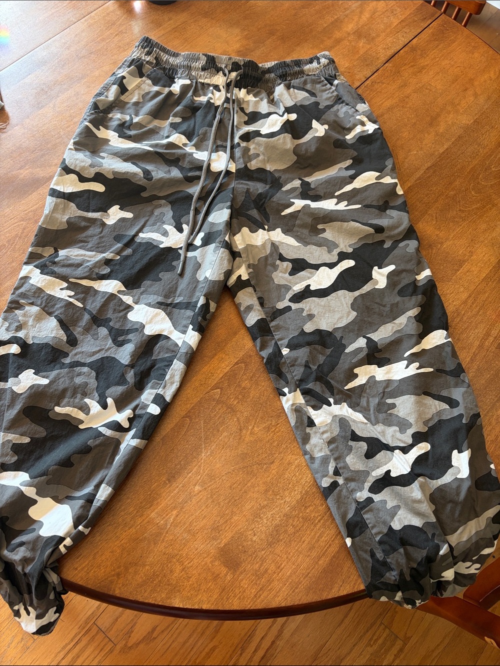 Forever 21 Gray & Black Camo Jogger Pants